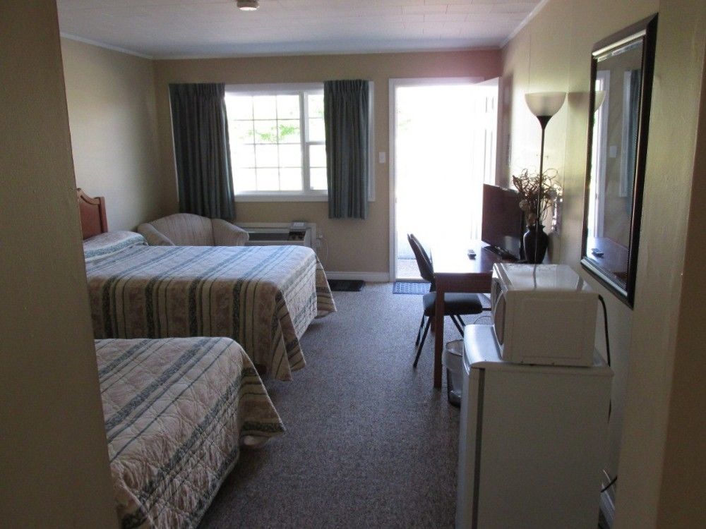 Berry'S Motel Труро Экстерьер фото